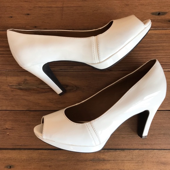 clarks open toe heels